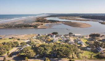 390 4TH St SW, Bandon, OR 97411