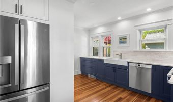 58 Bliss Rd, Newport, RI 02840