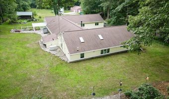 3900 Dursum Ave NE, Ada, MI 49301