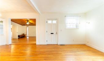 1122 Pawtucket Ave, East Providence, RI 02916