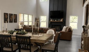 718 Mount Olive Dr, Albertville, AL 35950
