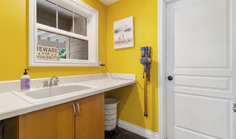 440 NW Riverfront St, Bend, OR 97703