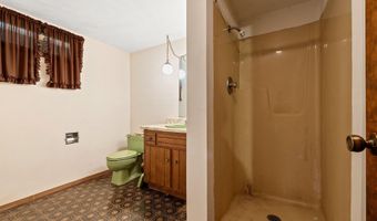 1517 NAVARINO St, Algoma, WI 54201