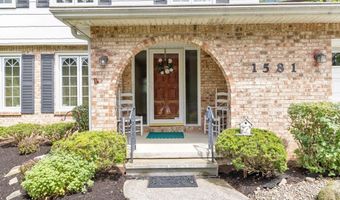 1581 N Forest Rd, Amherst, NY 14221