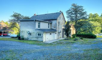 2165 STATE St, Alburtis, PA 18011