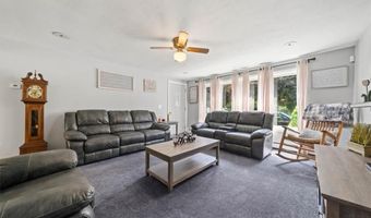 26 City View Pkwy, Johnston, RI 02919