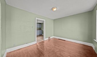 884 Lovers Ln, Akron, OH 44306