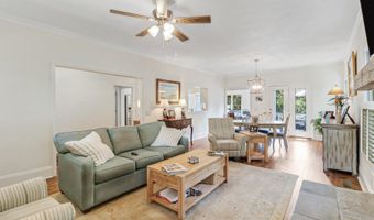 8 Dolphin Point Dr, Beaufort, SC 29907