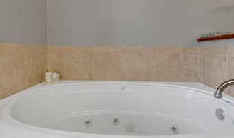 1711 River Pointe Dr, Albany, GA 31707