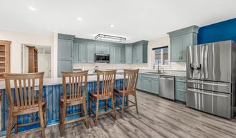 156 Congress St, Belfast, ME 04915