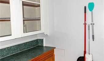 260 Grosvenor Ave, East Providence, RI 02914