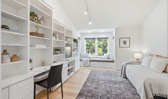 215 Piedmont Dr, Ashland, OR 97520