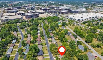 2401 SE 9th St, Bentonville, AR 72712