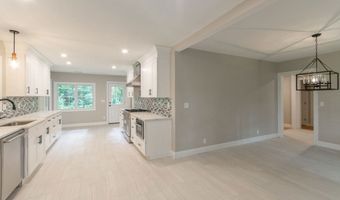 575 North St, Agawam, MA 01030