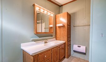 2 Windsor Dr, Alfred, ME 04002