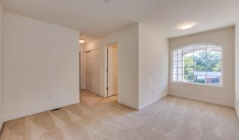 253 Village Creek Dr Dr, Ballwin, MO 63021