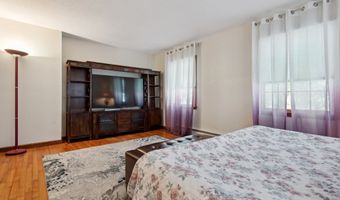 10 Colonial Dr, Clinton, CT 06413