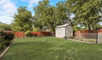 308 E Davis Ave, Alvarado, TX 76009