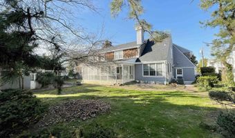198 40th St, Avalon, NJ 08202