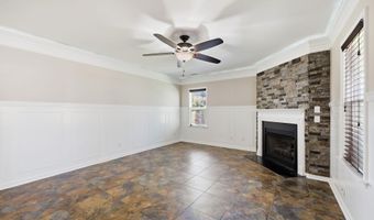 107 Walkabout Dr, Aberdeen, NC 28315