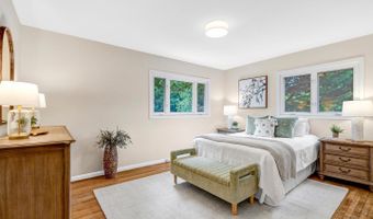 4808 BRADFORD Dr, Annandale, VA 22003