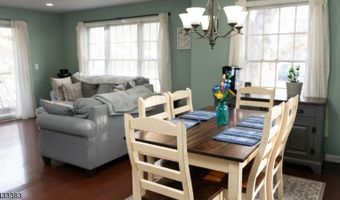 94 Stonyridge Dr 94, Bayonne, NJ 07035