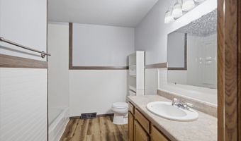 1225 E Church St, Aurora, MO 65605