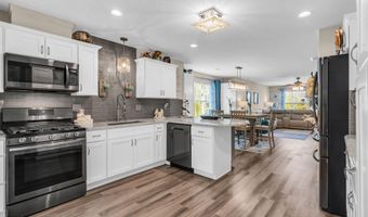 2 Berkeley Crossings Way, Bayville, NJ 08721