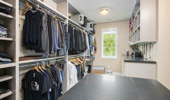 307 Windy Crest Dr, Ann Arbor, MI 48105