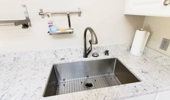 10550 SE 70th Ave 8, Milwaukie, OR 97222