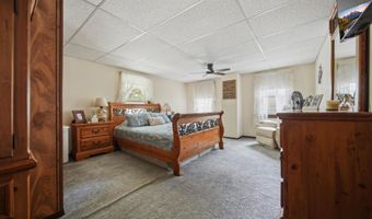 22 N Metcalf Ave, Amboy, IL 61310