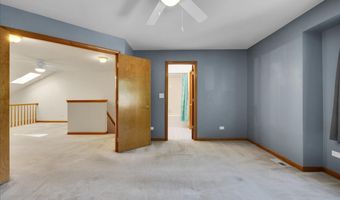 446 S Wenbriar Sq, Addison, IL 60101