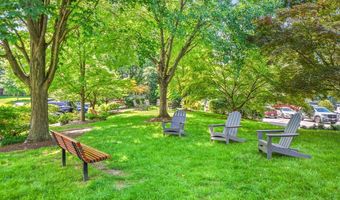 5904 MOUNT EAGLE Dr 108B, Alexandria, VA 22303