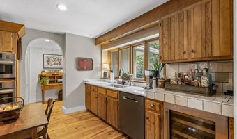 521 Azalea Ln, Cashiers, NC 28717