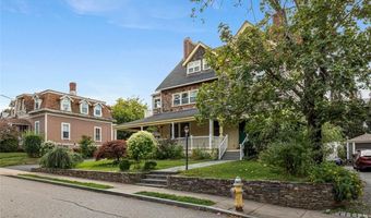 55 Hunter Ave, Newport, RI 02840