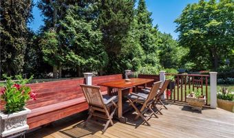 7 Boulevard E, Middletown, RI 02842