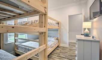 4082 Cardinal St, Bay St. Louis, MS 39520