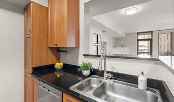 851 N GLEBE Rd 1309, Arlington, VA 22203