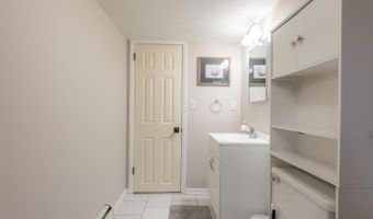 205 Westview Dr, Alma, MI 48801