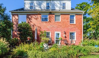 2911 EDGEHILL Dr, Alexandria, VA 22302