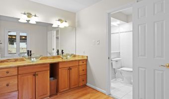 4100 DOWNING St, Annandale, VA 22003