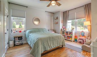 127 Alma Ln, Asheville, NC 28806