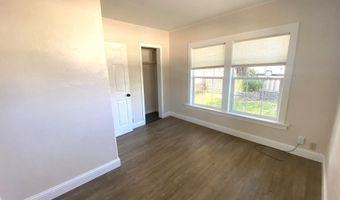 543 SPRUCE St, Brookings, OR 97415