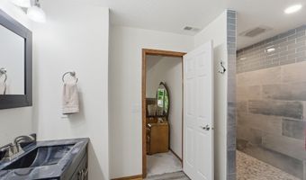 2014 2nd Ave SE, Altoona, IA 50009