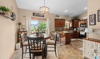 1409 W Creekside Dr, Brandon, SD 57005