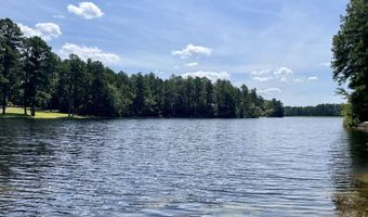 245 Lakeside Dr, Aberdeen, NC 28315