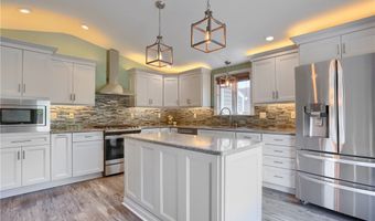 409 Shoreham Dr, Allison Park, PA 15101