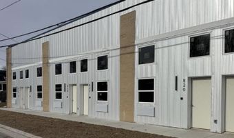 826 W 8th St, Appleton, WI 54914