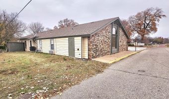 445 E 10th St, Baxter Springs, KS 66713