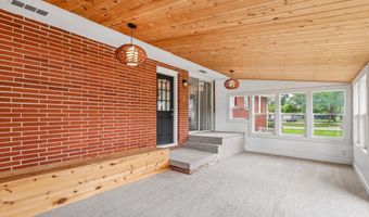 621 SE 4th St, Ankeny, IA 50021